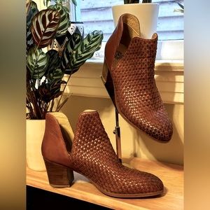 Vintage Foundry Brown Leather Booties Sz 11